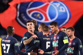 包含风云突变巴黎圣日耳曼赛前豪取连胜，德甲版图或变，更衣室稳定，赛程密集仍需轮换的词条