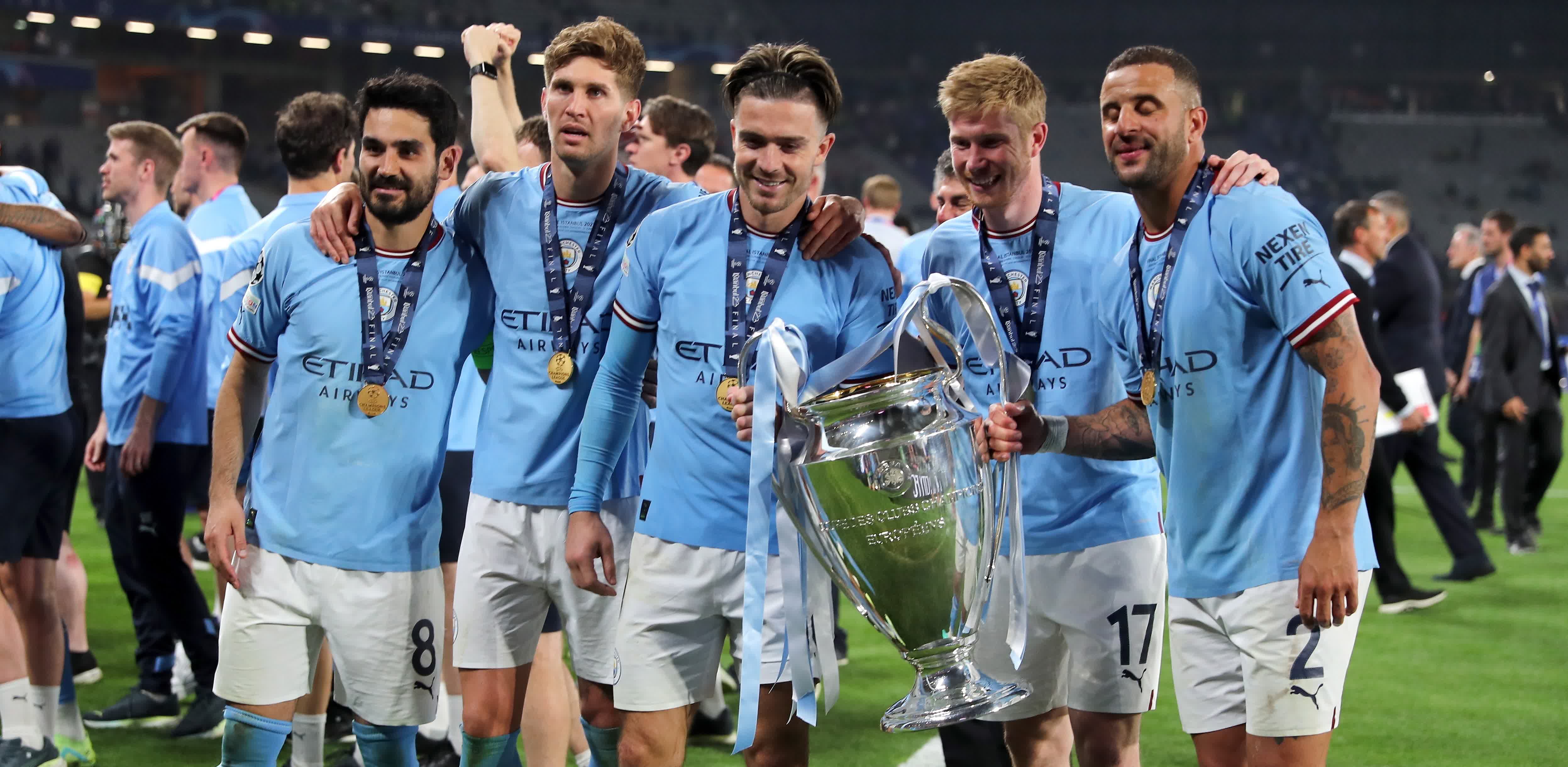 关于曼城训练开放日；赛前手感冰凉引欢呼；CBA常规赛在即；轮换策略成焦点的信息